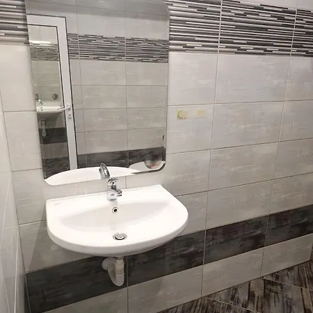 Kuchcity One Bedroom With Balcony *